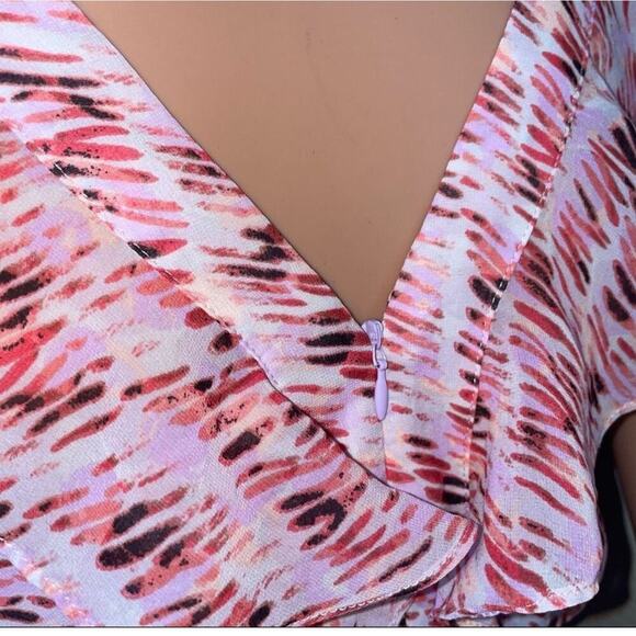 BCBGeneration Passion Pink V Neck Dress Size 4 Pockets Lined Spring Summer Dress - Picture 5 of 9